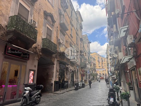 appartamento in vendita a Napoli in zona Stella