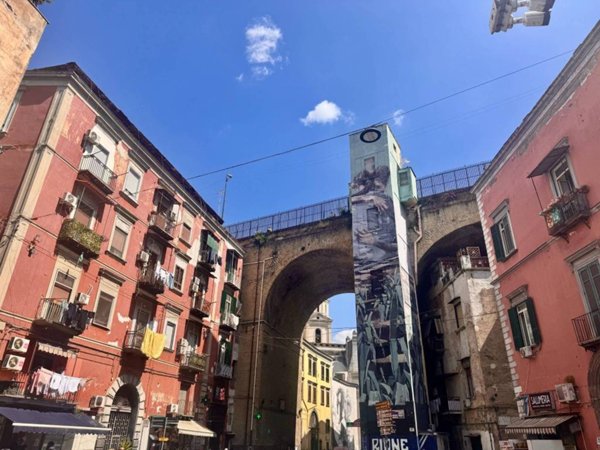 appartamento in vendita a Napoli in zona Stella