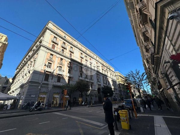 locale commerciale in vendita a Napoli