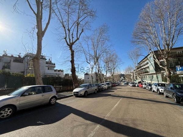 pentavano in vendita a Napoli in zona Posillipo