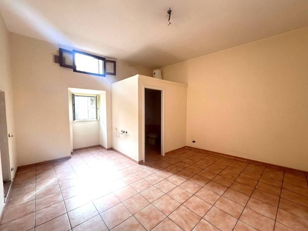appartamento in vendita a Napoli in zona Barra