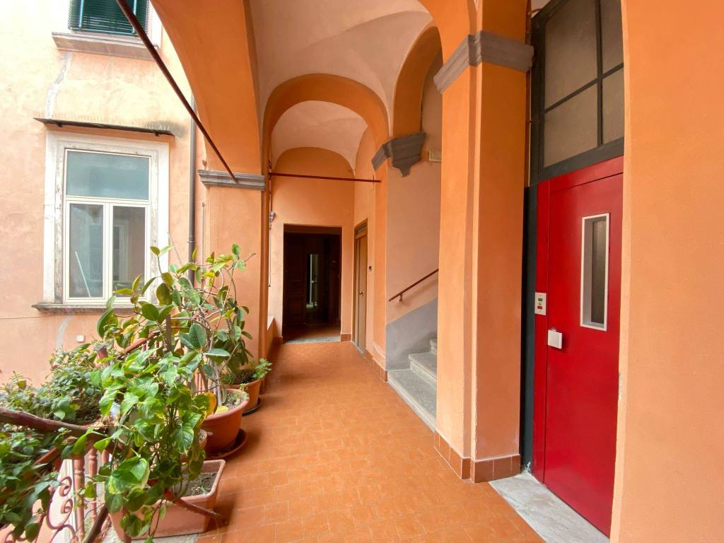 appartamento in vendita a Napoli in zona Stella