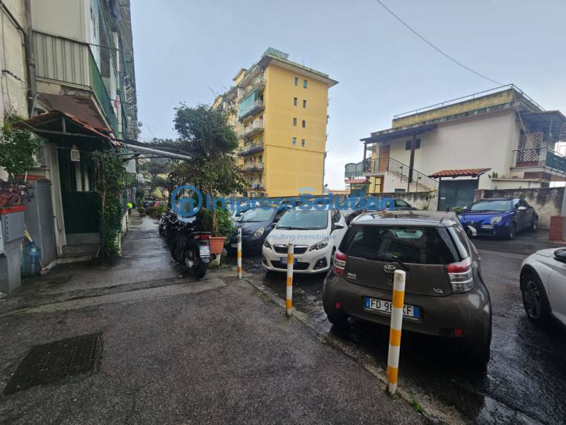 ufficio in vendita a Napoli in zona Fuorigrotta