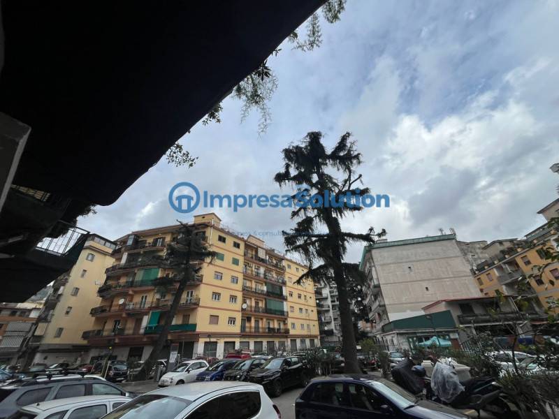 ufficio in vendita a Napoli in zona Soccavo