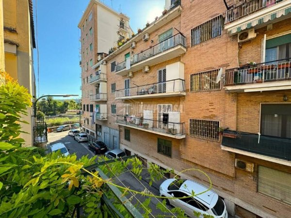 appartamento in vendita a Napoli in zona Bagnoli