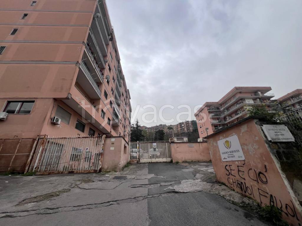 appartamento in vendita a Napoli in zona Pianura
