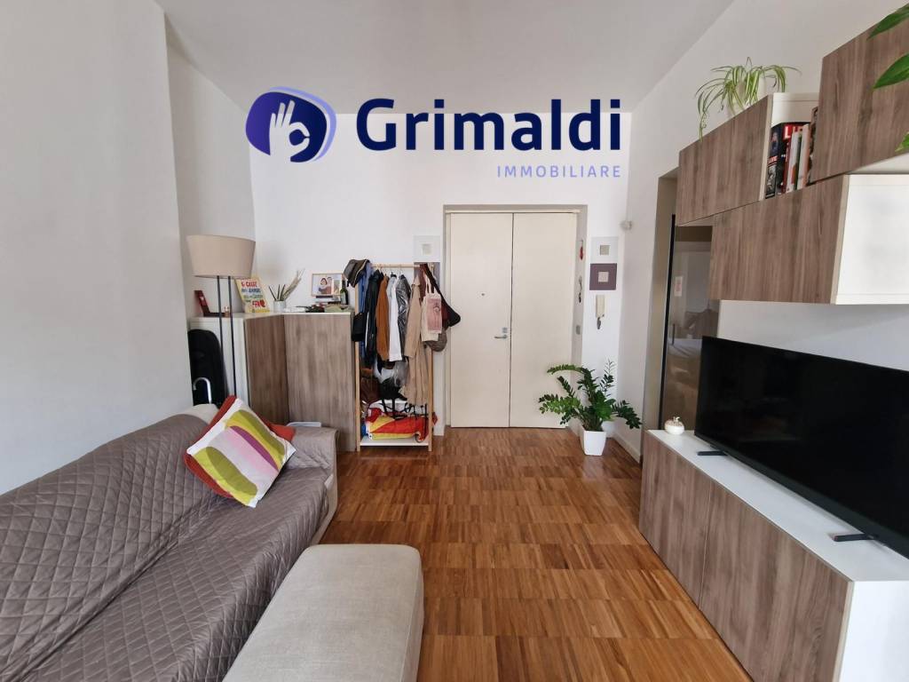appartamento in vendita a Napoli in zona Chiaia
