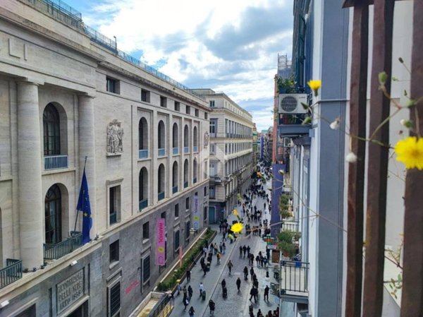appartamento in vendita a Napoli in zona Porto