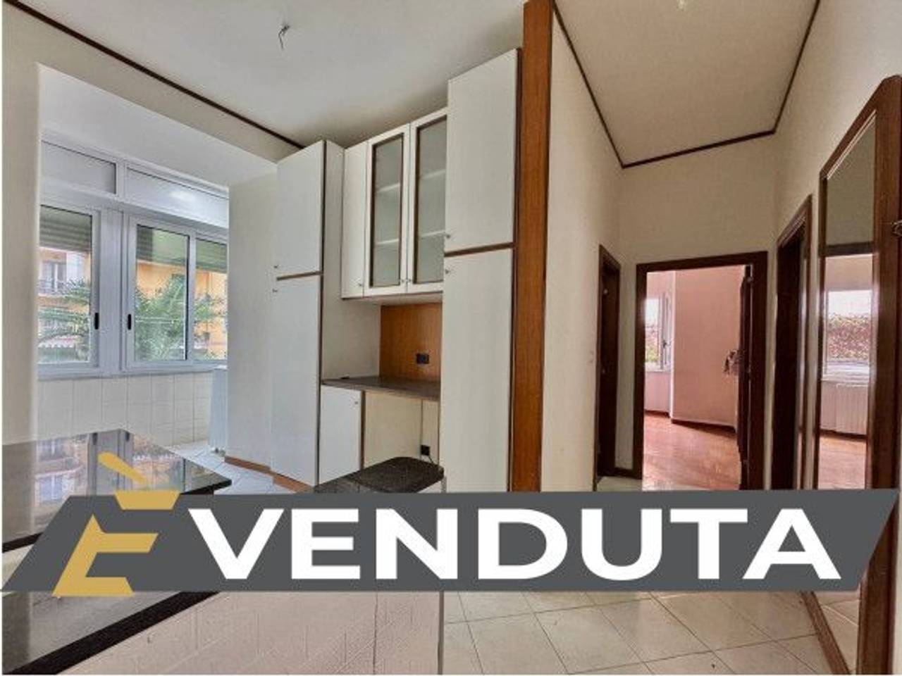 appartamento in vendita a Napoli in zona Montecalvario