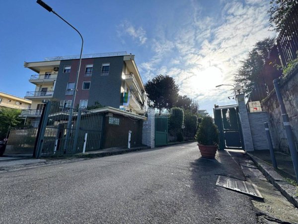 appartamento in vendita a Napoli in zona Capodimonte / Colli Aminei