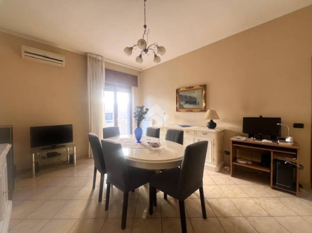 appartamento in vendita a Napoli in zona Pianura