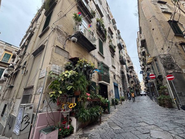 appartamento in vendita a Napoli in zona San Ferdinando