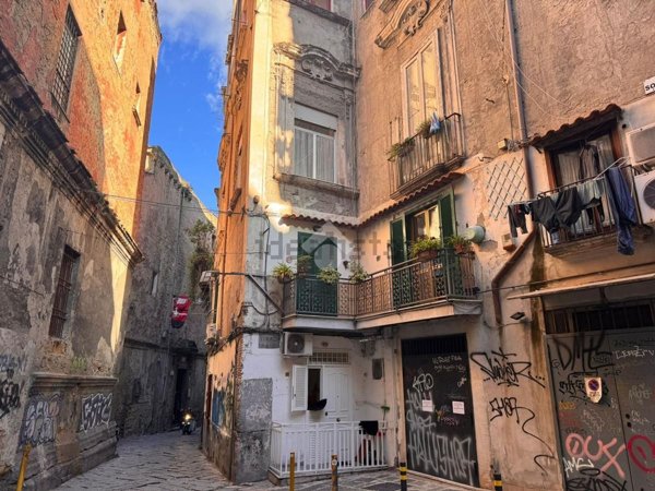 appartamento in vendita a Napoli in zona San Lorenzo