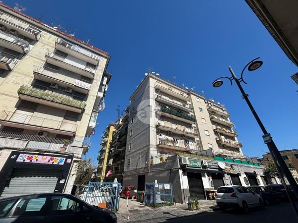 appartamento in vendita a Napoli in zona Barra