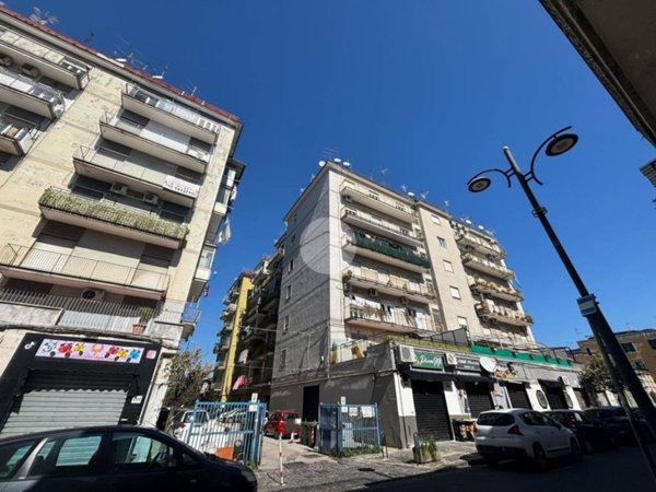 appartamento in vendita a Napoli in zona Barra