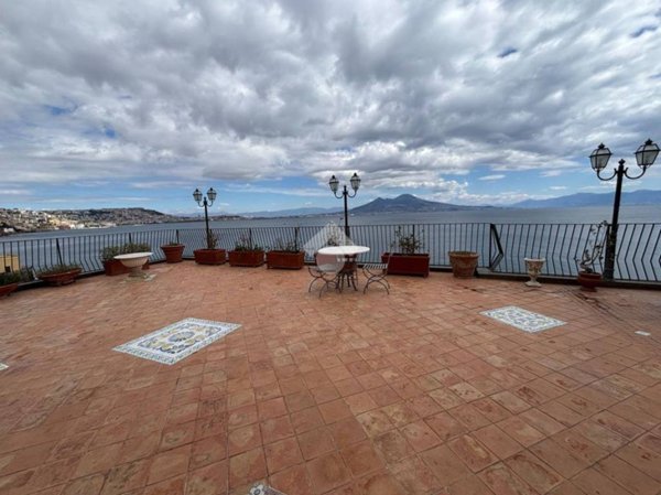 appartamento in vendita a Napoli in zona Posillipo