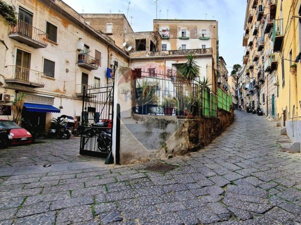 appartamento in vendita a Napoli in zona Stella
