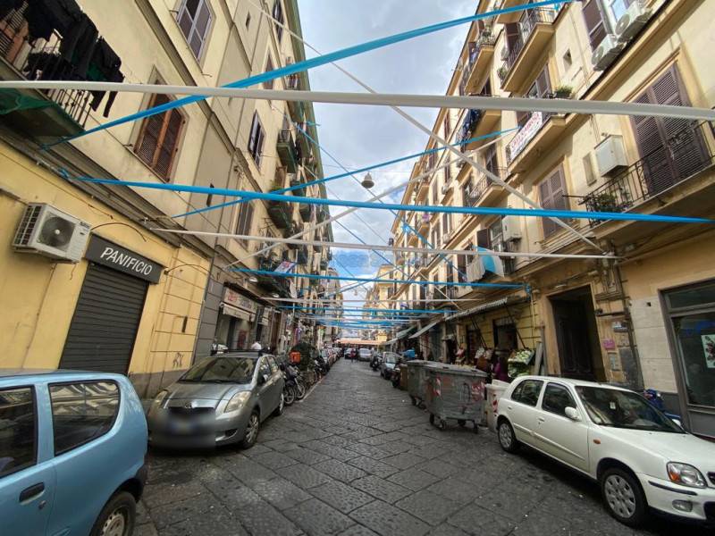 negozio in vendita a Napoli in zona Pendino / San Giuseppe