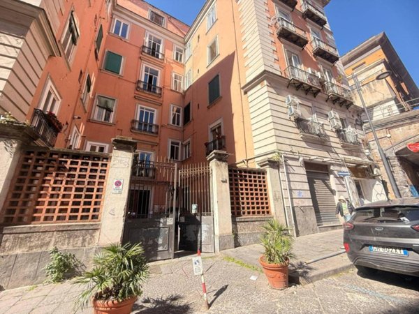 appartamento in vendita a Napoli in zona Stella