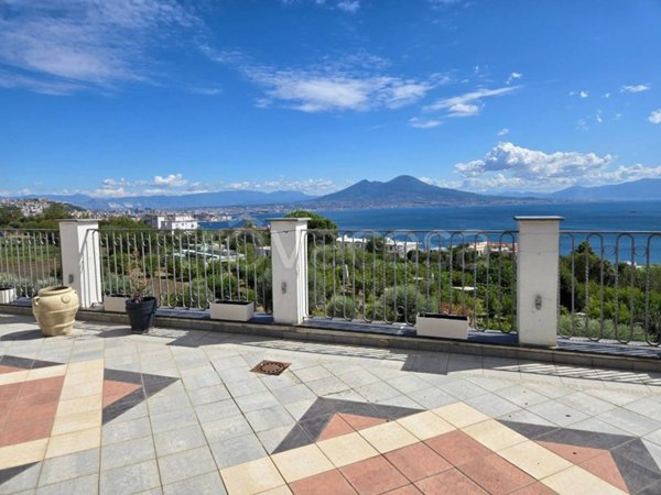 appartamento in vendita a Napoli in zona Posillipo