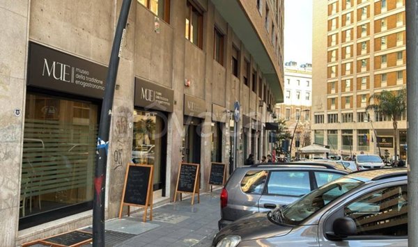 negozio in vendita a Napoli in zona Montecalvario