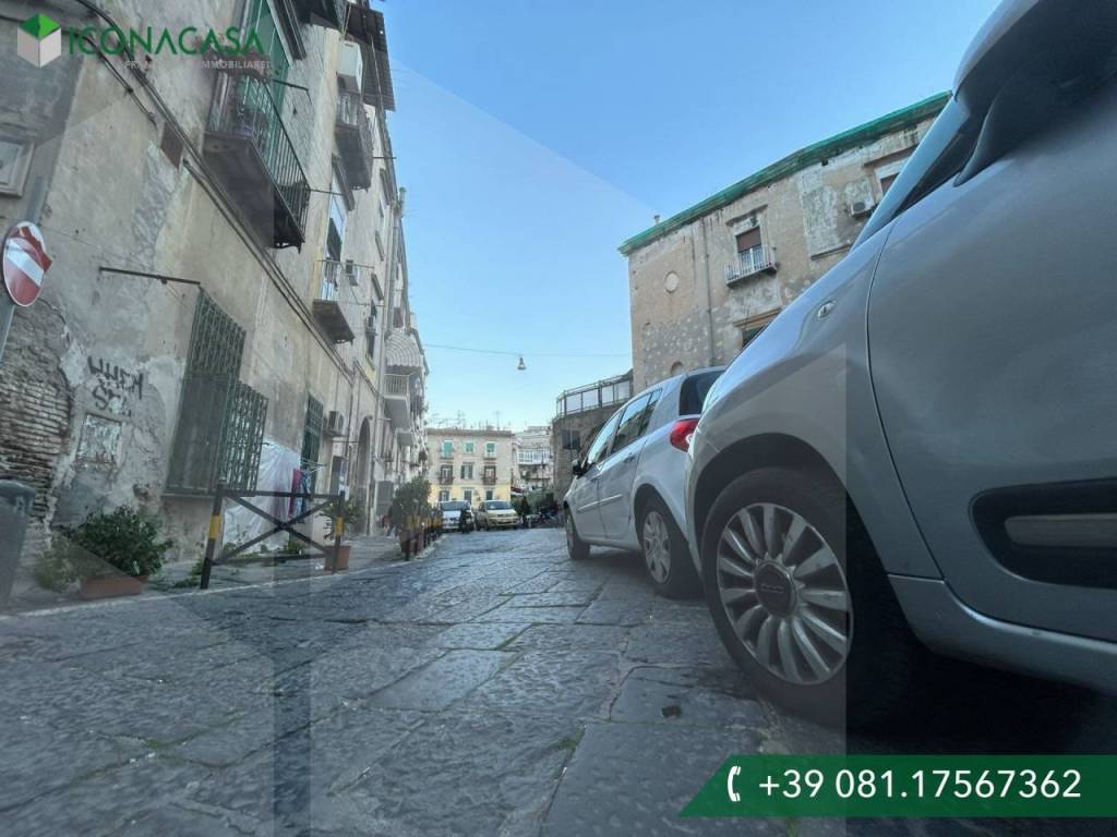appartamento in vendita a Napoli in zona Mercato