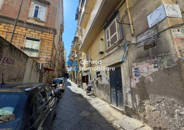 appartamento in vendita a Napoli in zona Stella