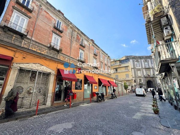 appartamento in vendita a Napoli in zona Stella
