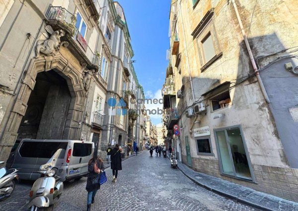 appartamento in vendita a Napoli in zona Stella