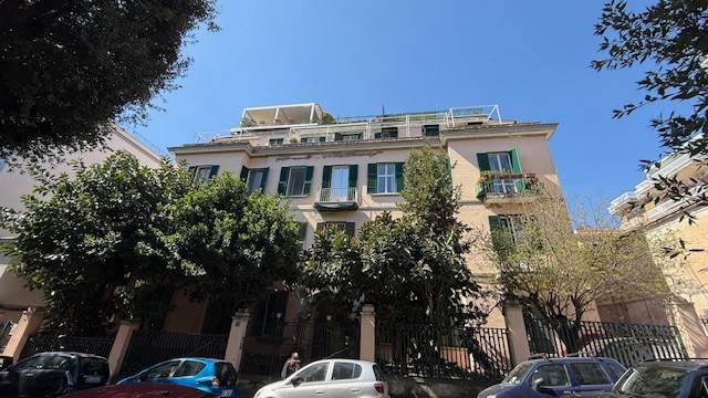 appartamento in vendita a Napoli in zona Bagnoli