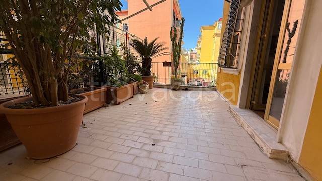 appartamento in vendita a Napoli in zona Bagnoli
