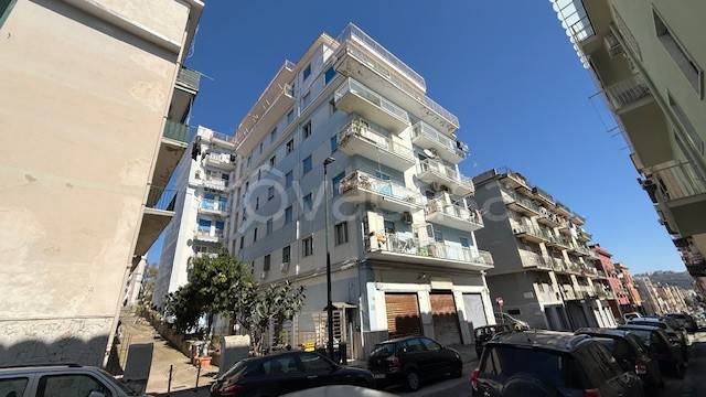 appartamento in vendita a Napoli in zona Bagnoli