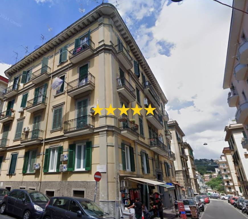 appartamento in vendita a Napoli in zona Stella