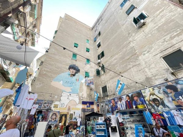 appartamento in vendita a Napoli in zona Montecalvario