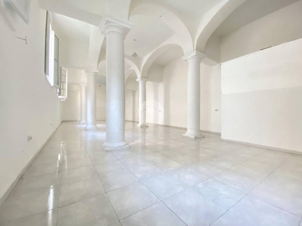 appartamento in vendita a Napoli in zona Stella