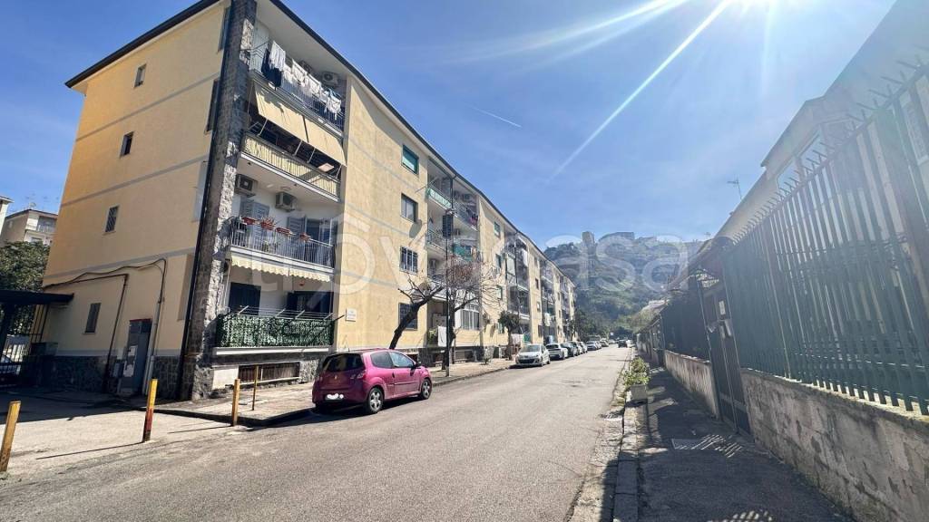 appartamento in vendita a Napoli in zona Fuorigrotta