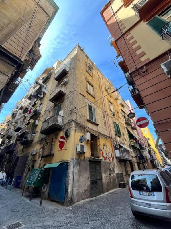 appartamento in vendita a Napoli in zona Stella
