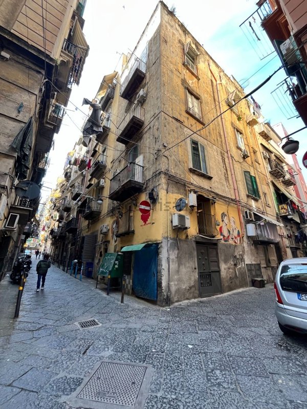appartamento in vendita a Napoli in zona Stella