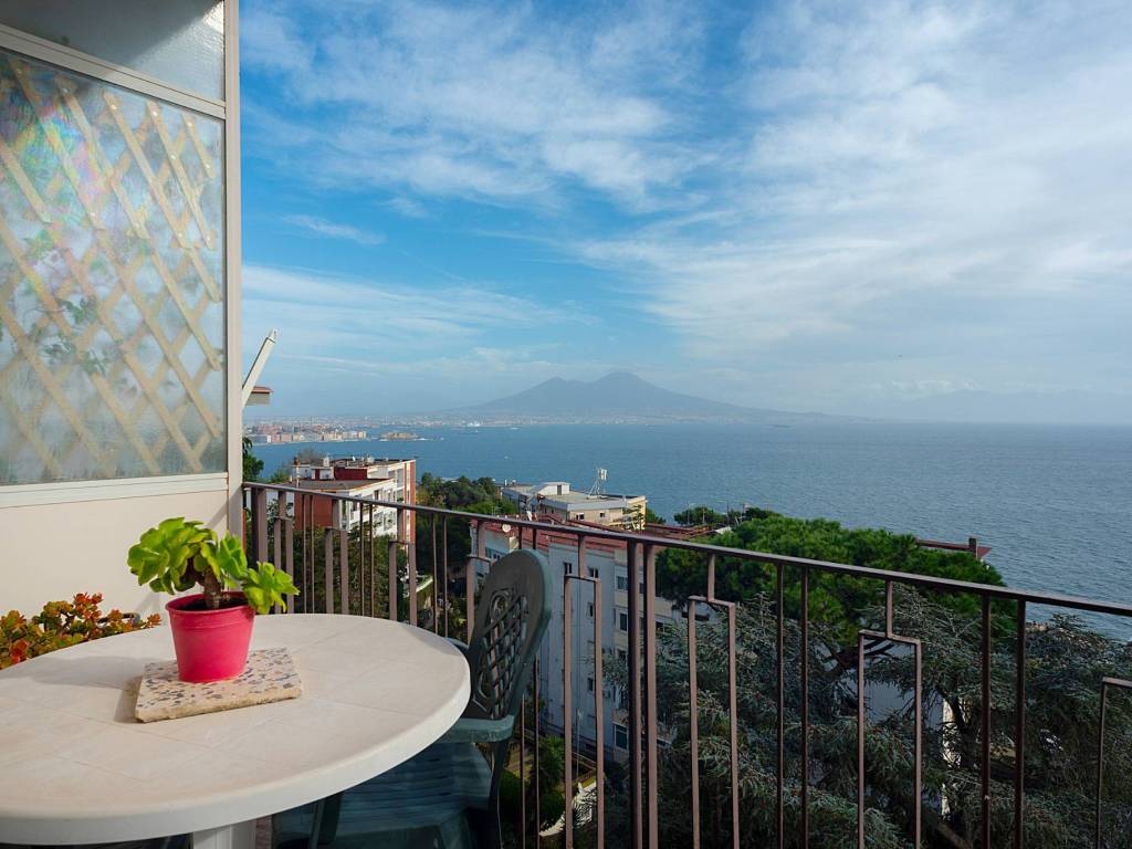appartamento in vendita a Napoli in zona Posillipo