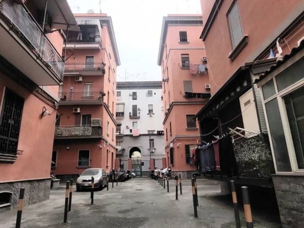 appartamento in vendita a Napoli in zona Fuorigrotta