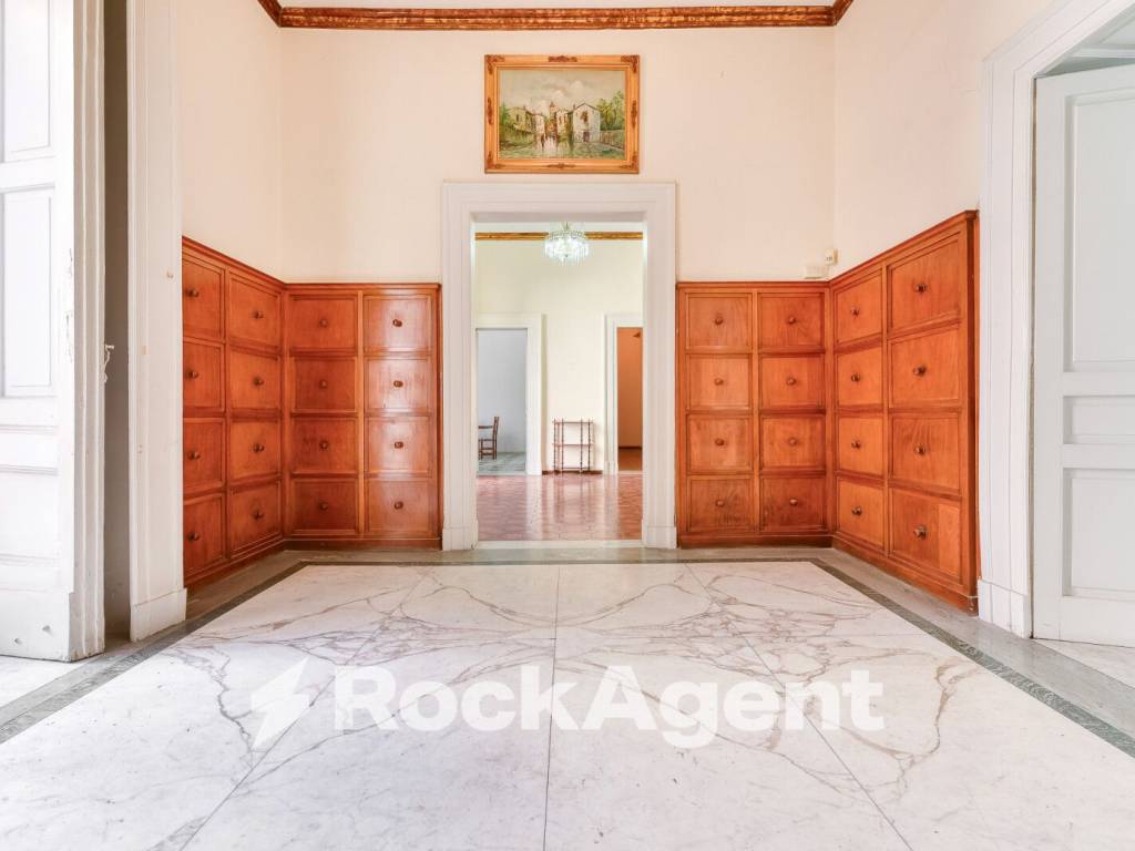 appartamento in vendita a Napoli in zona Stella