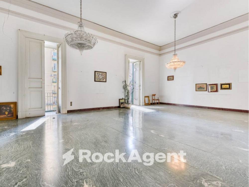 appartamento in vendita a Napoli