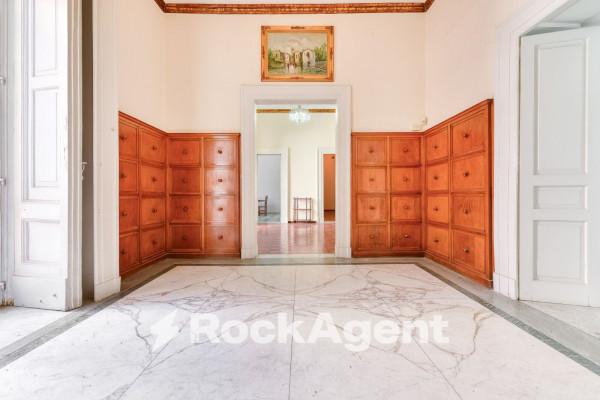 appartamento in vendita a Napoli in zona Stella