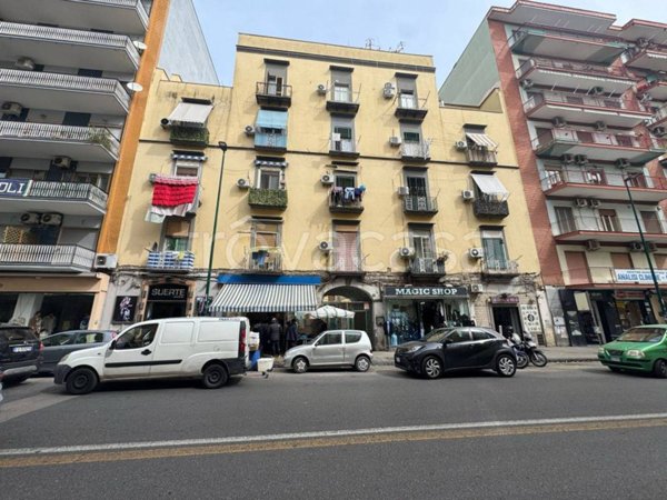 appartamento in vendita a Napoli in zona Fuorigrotta