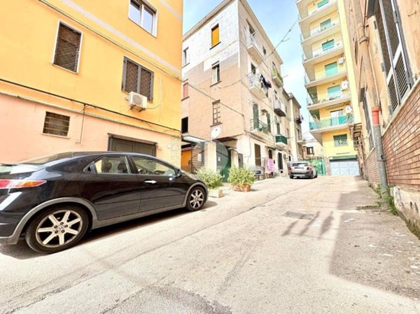 appartamento in vendita a Napoli in zona Bagnoli