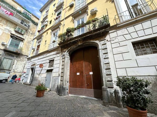 appartamento in vendita a Napoli in zona San Lorenzo