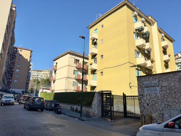 appartamento in vendita a Napoli in zona Fuorigrotta