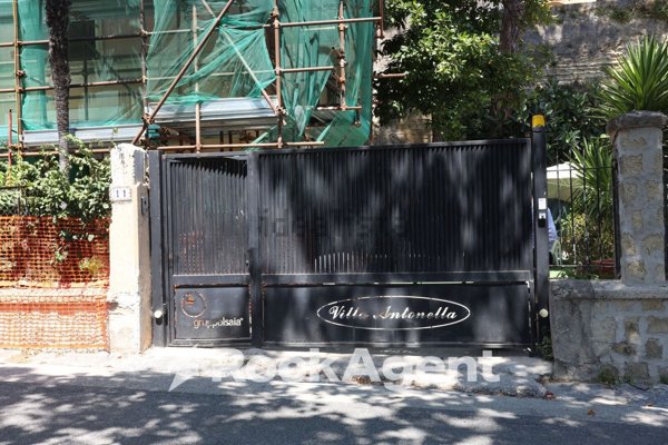 appartamento in vendita a Napoli in zona Vomero