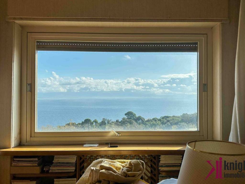 appartamento in vendita a Napoli in zona Posillipo