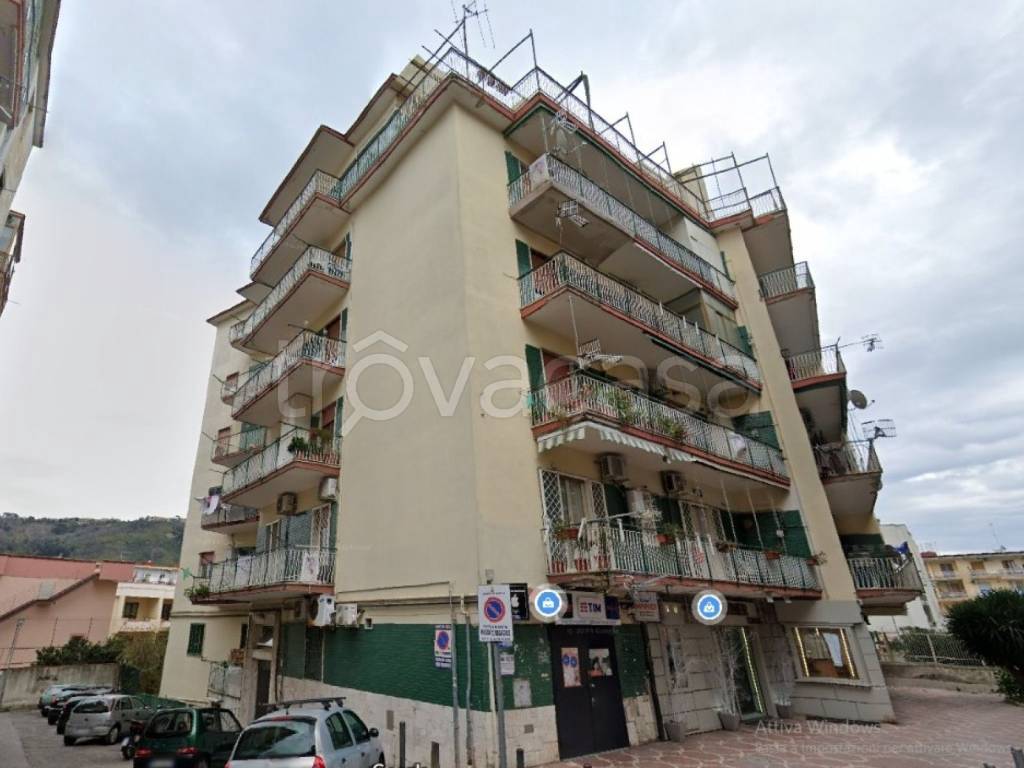 appartamento in vendita a Napoli in zona Pianura